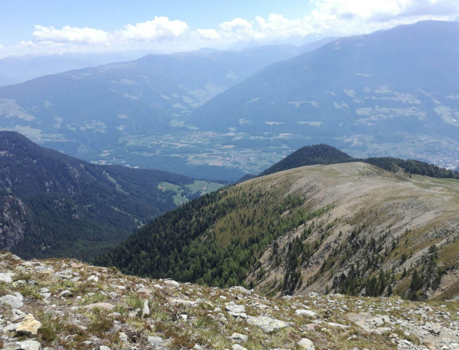 Aussicht von der Karspitze ins Tal - Scheaterhof